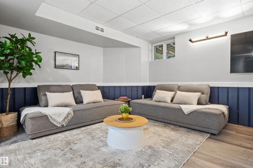 Living room - 4001 113 Avenue Nw, Edmonton, AB - Indoor