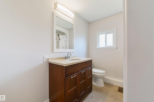 #35 305 Calahoo Rd, Spruce Grove, AB - Indoor Photo Showing Bathroom