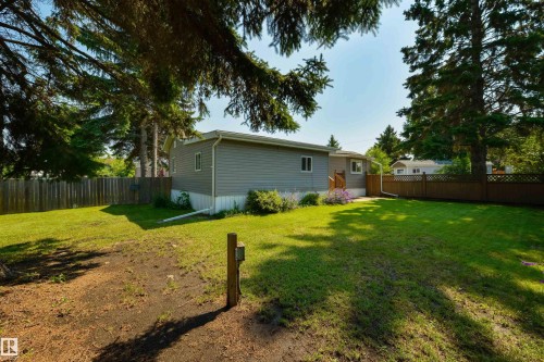 #35 305 Calahoo Rd, Spruce Grove, AB - Outdoor