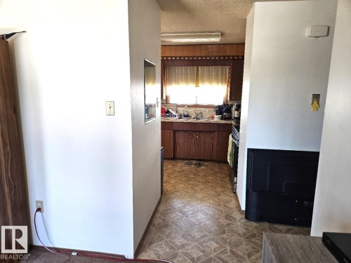 5024 50 Street, Andrew, AB - Indoor