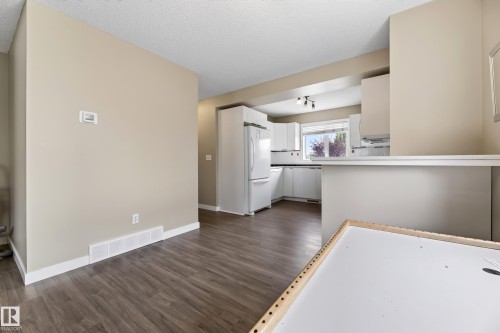 1906 65 Street Nw, Edmonton, AB - Indoor Photo Showing Kitchen