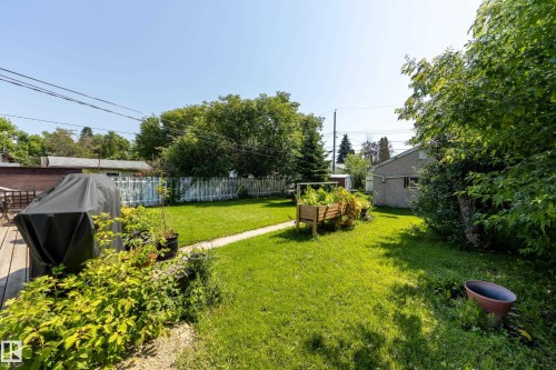 15925 106 Avenue Nw, Edmonton, AB 