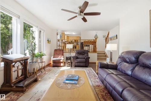 207 18 Street, Cold Lake, AB - Indoor Photo Showing Living Room
