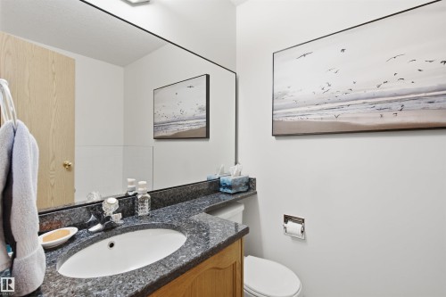 207 18 Street, Cold Lake, AB - Indoor Photo Showing Bathroom