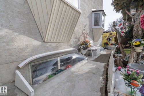 11539 40 Avenue Nw, Edmonton, AB - Outdoor