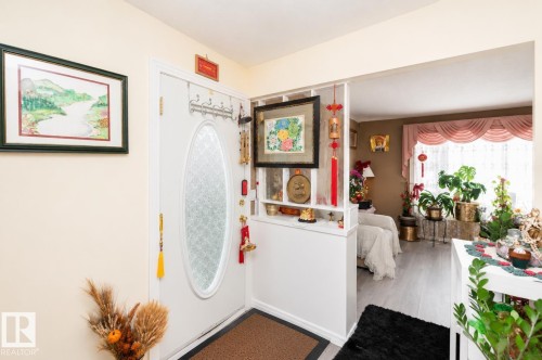 11539 40 Avenue Nw, Edmonton, AB - Indoor