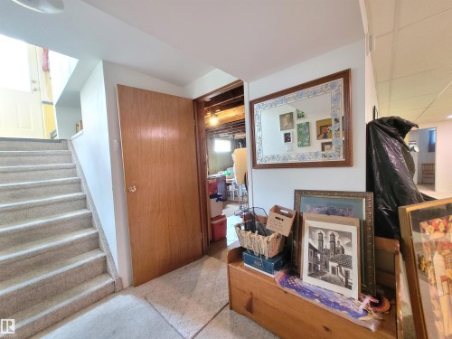 15717 92 Avenue Nw, Edmonton, AB - Indoor Photo Showing Other Room