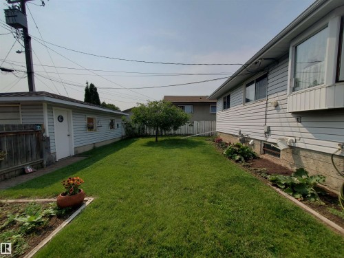 15717 92 Avenue Nw, Edmonton, AB - Outdoor With Exterior