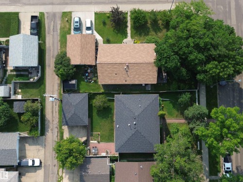 15717 92 Avenue Nw, Edmonton, AB - Outdoor