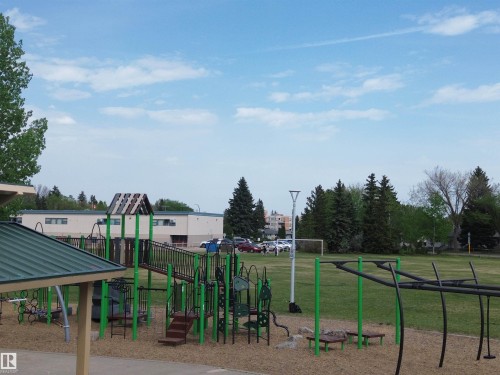 15717 92 Avenue Nw, Edmonton, AB - Outdoor