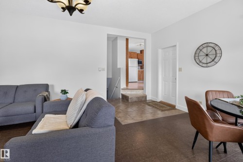 10640 79 Street Nw, Edmonton, AB - Indoor Photo Showing Living Room