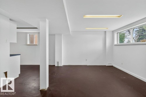 10640 79 Street Nw, Edmonton, AB - Indoor Photo Showing Other Room