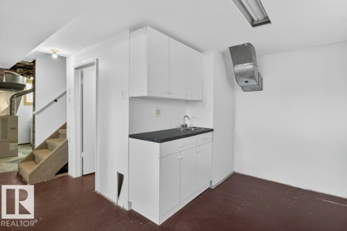 10640 79 Street Nw, Edmonton, AB - Indoor Photo Showing Other Room