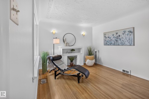 10640 79 Street Nw, Edmonton, AB - Indoor