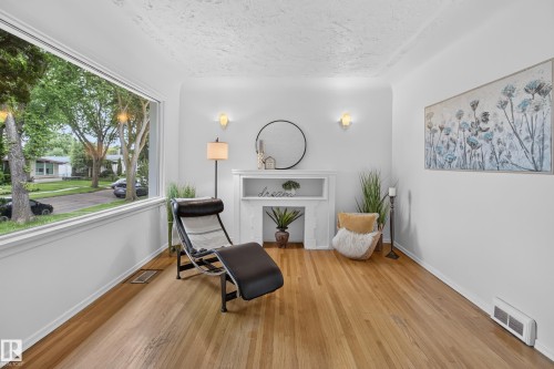 10640 79 Street Nw, Edmonton, AB - Indoor