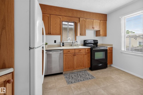 10640 79 Street Nw, Edmonton, AB - Indoor Photo Showing Kitchen