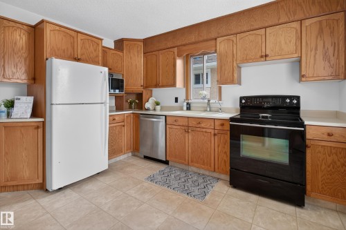 10640 79 Street Nw, Edmonton, AB - Indoor Photo Showing Kitchen