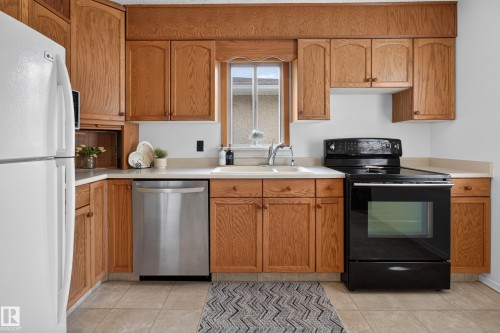 10640 79 Street Nw, Edmonton, AB - Indoor Photo Showing Kitchen