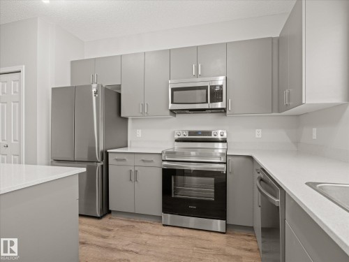 103 South Creek Wynd, Stony Plain, AB - Indoor Photo Showing Kitchen