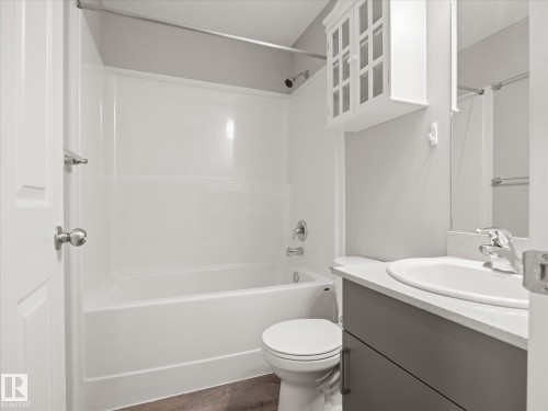 103 South Creek Wynd, Stony Plain, AB - Indoor Photo Showing Bathroom