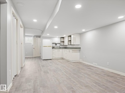 103 South Creek Wynd, Stony Plain, AB - Indoor Photo Showing Other Room
