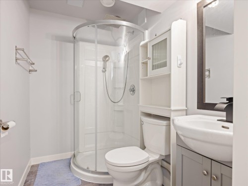 103 South Creek Wynd, Stony Plain, AB - Indoor Photo Showing Bathroom