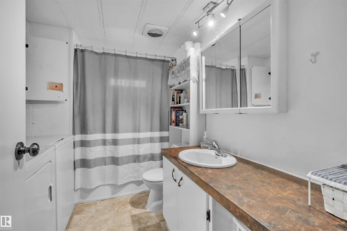 5301 52 Street, Cold Lake, AB - Indoor Photo Showing Bathroom