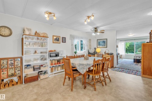 5301 52 Street, Cold Lake, AB - Indoor Photo Showing Dining Room