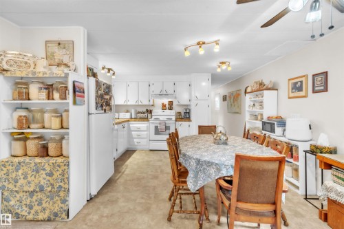 5301 52 Street, Cold Lake, AB - Indoor