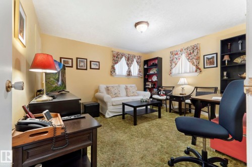 11903 125 Street Nw, Edmonton, AB - Indoor