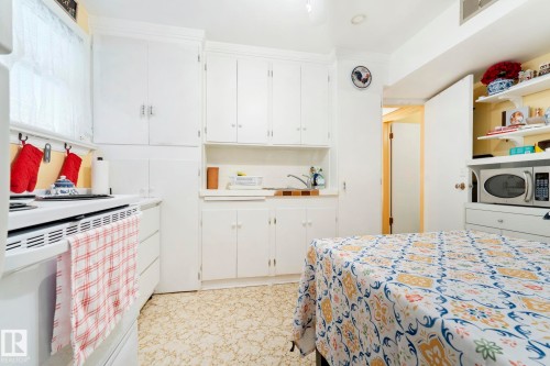 11903 125 Street Nw, Edmonton, AB - Indoor Photo Showing Other Room