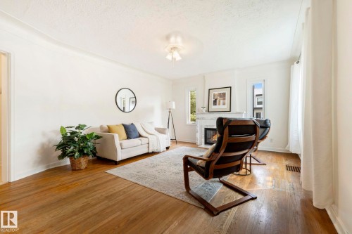 11903 125 Street Nw, Edmonton, AB - Indoor Photo Showing Other Room