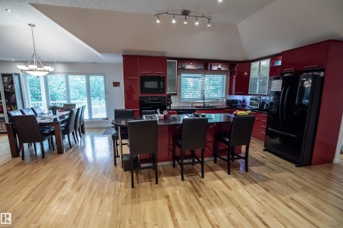 5631 49 Street, Rural Lac Ste. Anne County, AB - Indoor Photo Showing Dining Room