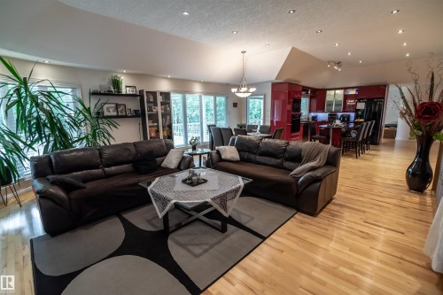 5631 49 Street, Rural Lac Ste. Anne County, AB - Indoor Photo Showing Living Room