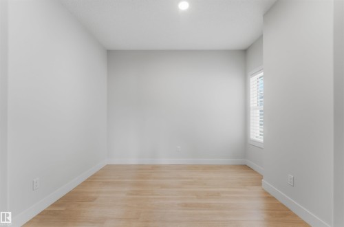 15632 16 Avenue Sw, Edmonton, AB - Indoor Photo Showing Other Room