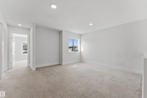 15632 16 Avenue Sw, Edmonton, AB - Indoor Photo Showing Other Room