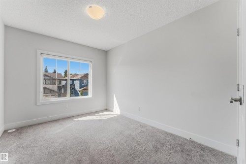 15632 16 Avenue Sw, Edmonton, AB - Indoor Photo Showing Other Room
