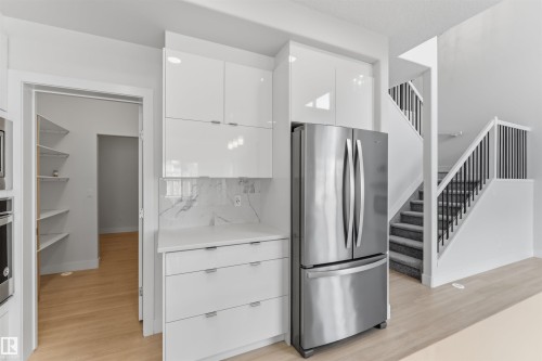 15632 16 Avenue Sw, Edmonton, AB - Indoor
