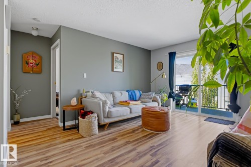 #428 2520 50 St Nw, Edmonton, AB - Indoor Photo Showing Living Room