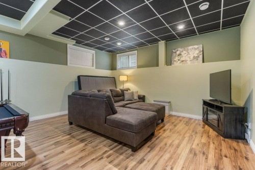 10107 97 Street, Morinville, AB - Indoor