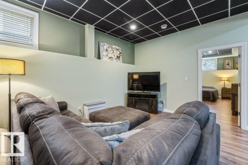 10107 97 Street, Morinville, AB - Indoor