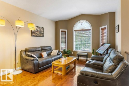 10107 97 Street, Morinville, AB - Indoor Photo Showing Living Room