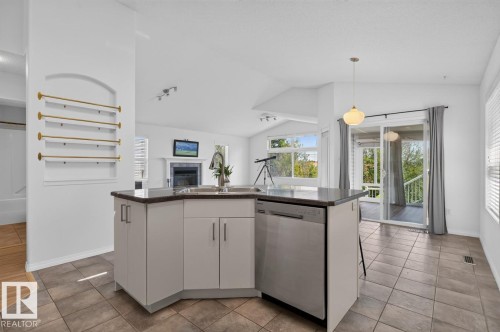 387 Foxboro Way, Sherwood Park, AB - Indoor Photo Showing Kitchen