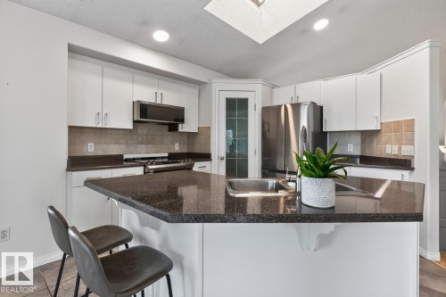 387 Foxboro Way, Sherwood Park, AB - Indoor Photo Showing Kitchen With Stainless Steel Kitchen With Upgraded Kitchen