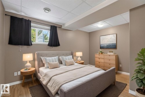 387 Foxboro Way, Sherwood Park, AB - Indoor Photo Showing Bedroom
