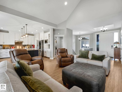 1A 53521 Rge Rd 272, Rural Parkland County, AB - Indoor Photo Showing Living Room