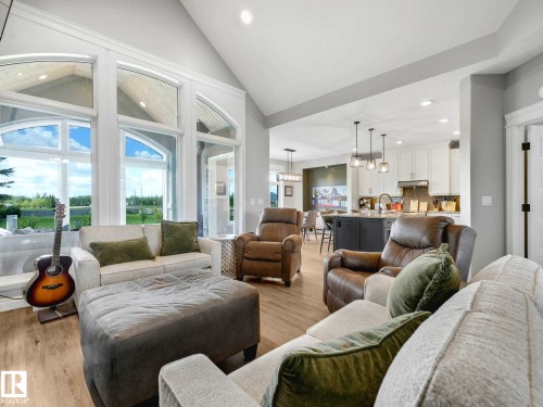 1A 53521 Rge Rd 272, Rural Parkland County, AB - Indoor Photo Showing Living Room