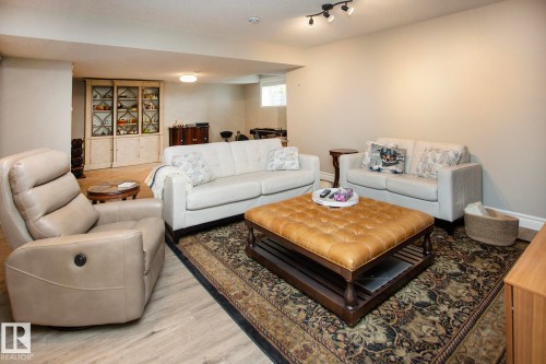 1A 53521 Rge Rd 272, Rural Parkland County, AB - Indoor Photo Showing Living Room