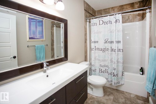 1A 53521 Rge Rd 272, Rural Parkland County, AB - Indoor Photo Showing Bathroom