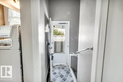 9 Linden St, Spruce Grove, AB - Indoor